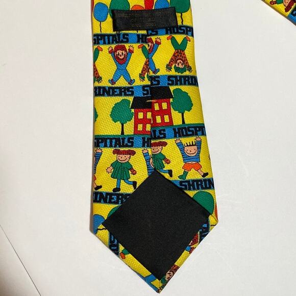 Shriners Hospital Neck Tie Silk Yellow 2002 - 2003 Children Heart of it All Silk - Picture 5 of 9